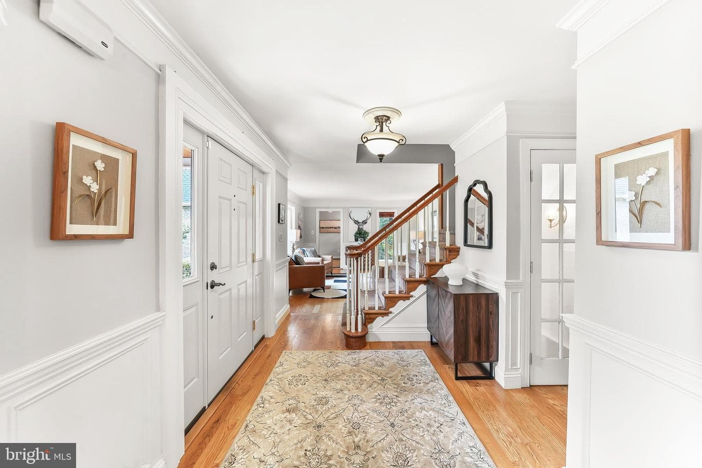 124 Round Hill Road photo 4