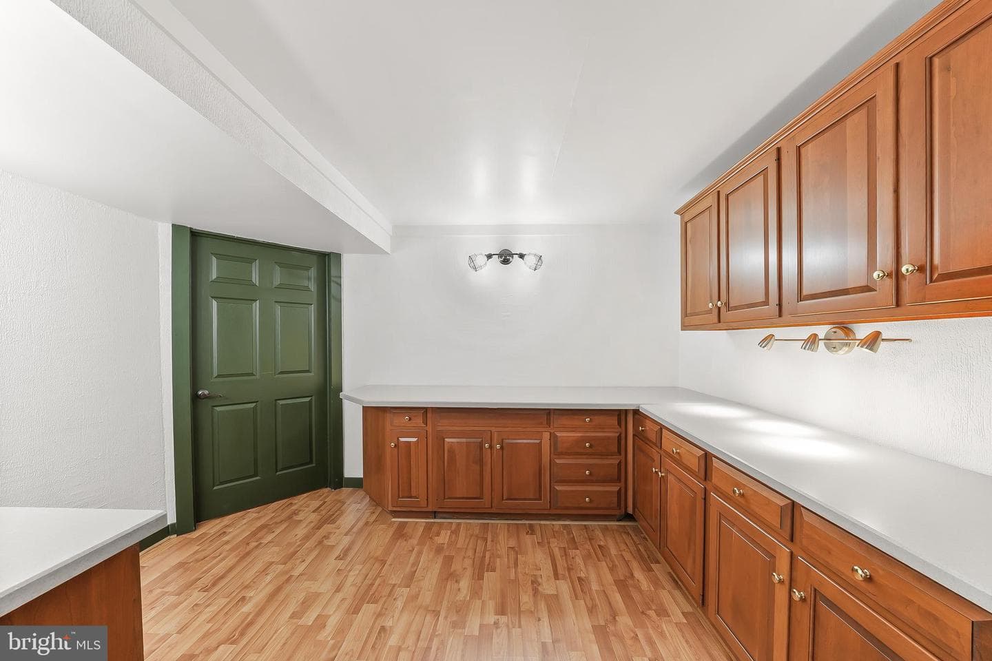 124 Round Hill Road photo 42