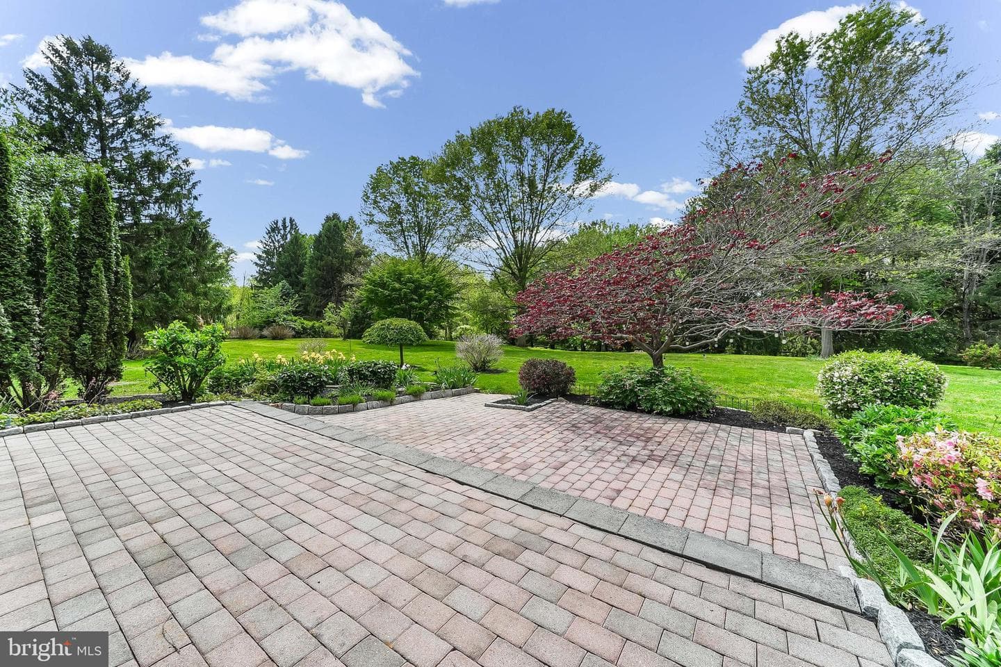 124 Round Hill Road photo 45