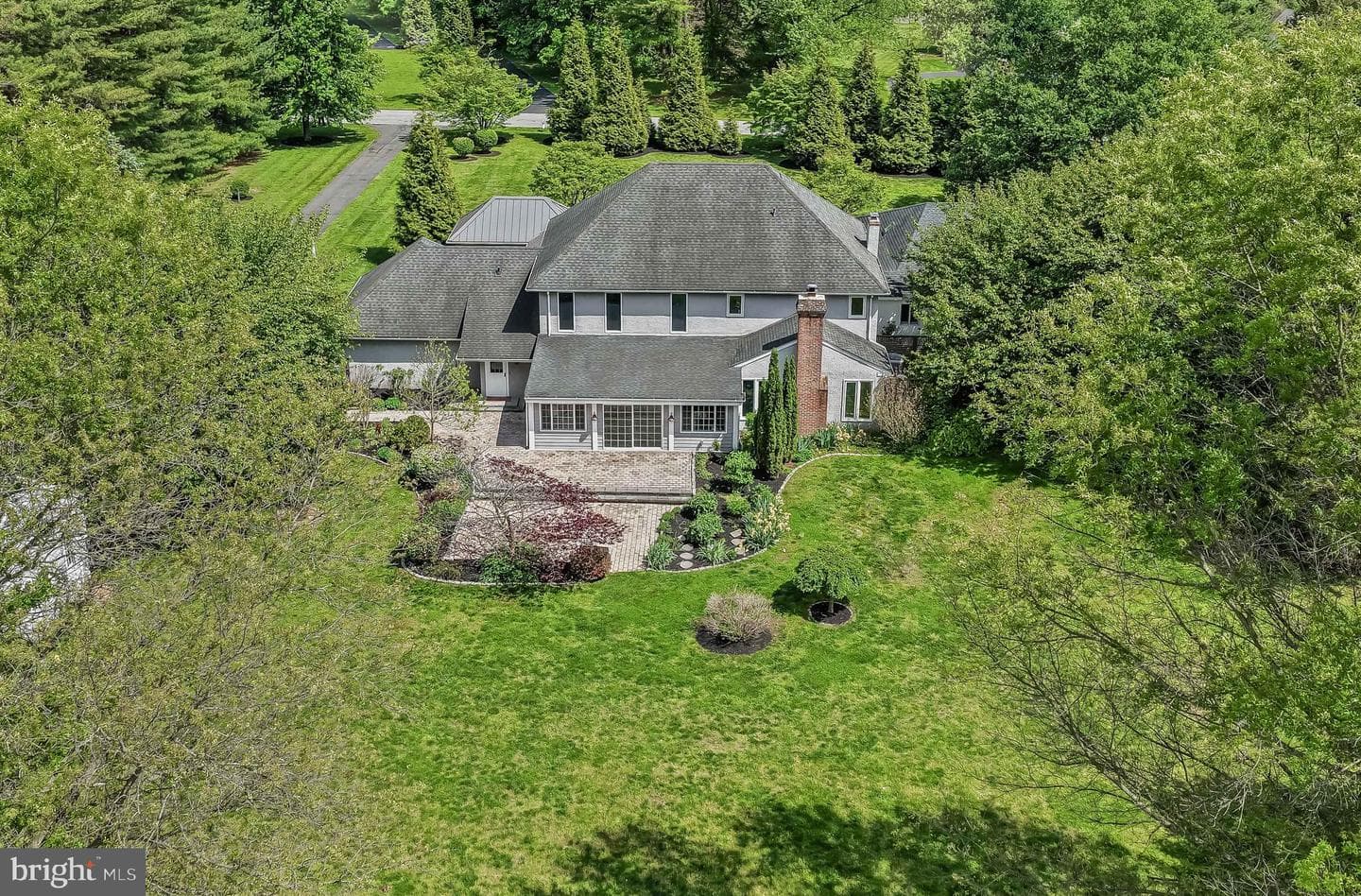 124 Round Hill Road photo 52