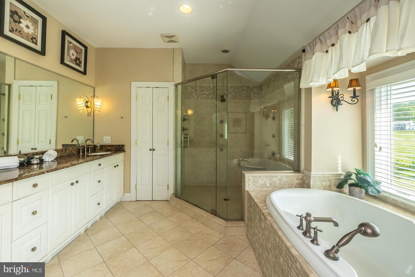 801 N Washington Ridge photo 39