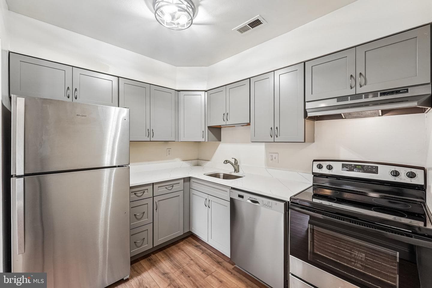 605 W Market Street #35 photo 6