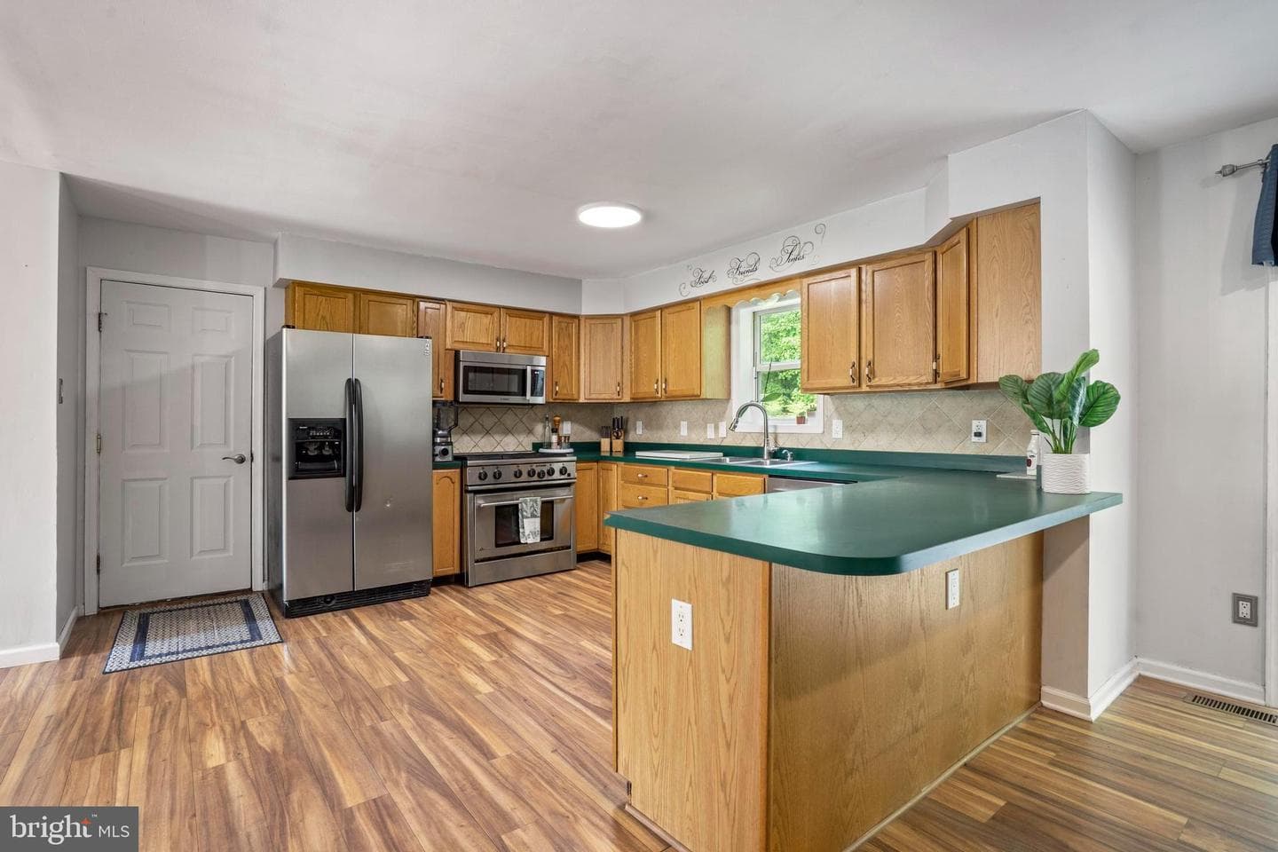 304 Welcome Avenue photo 9
