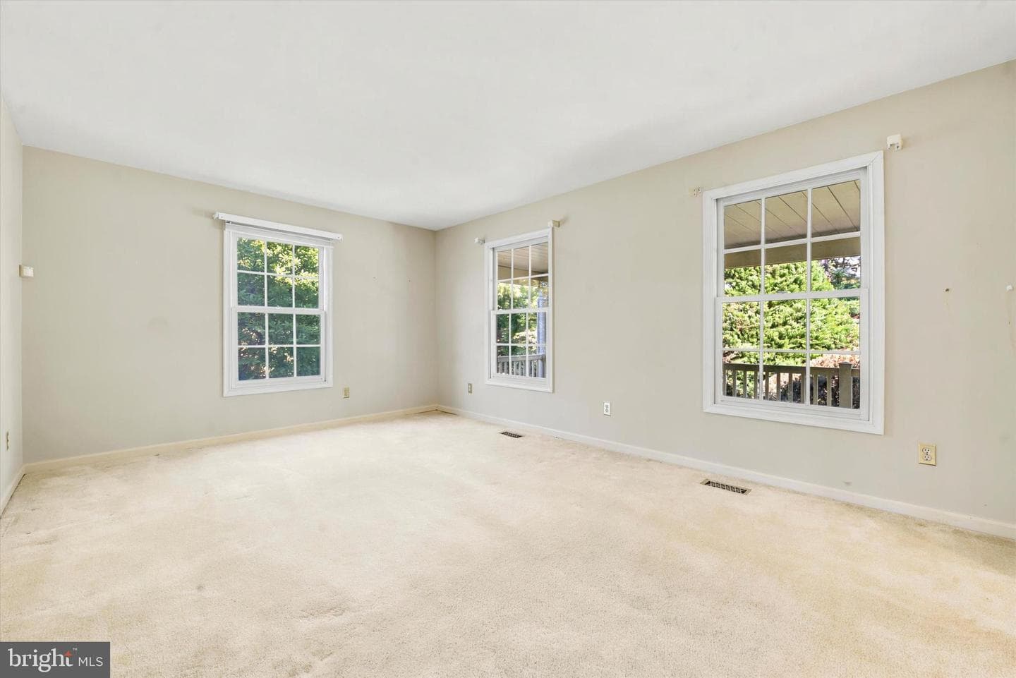 100 Noble Drive photo 12