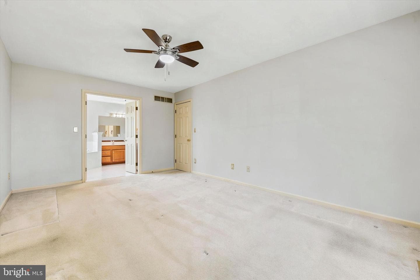 100 Noble Drive photo 18