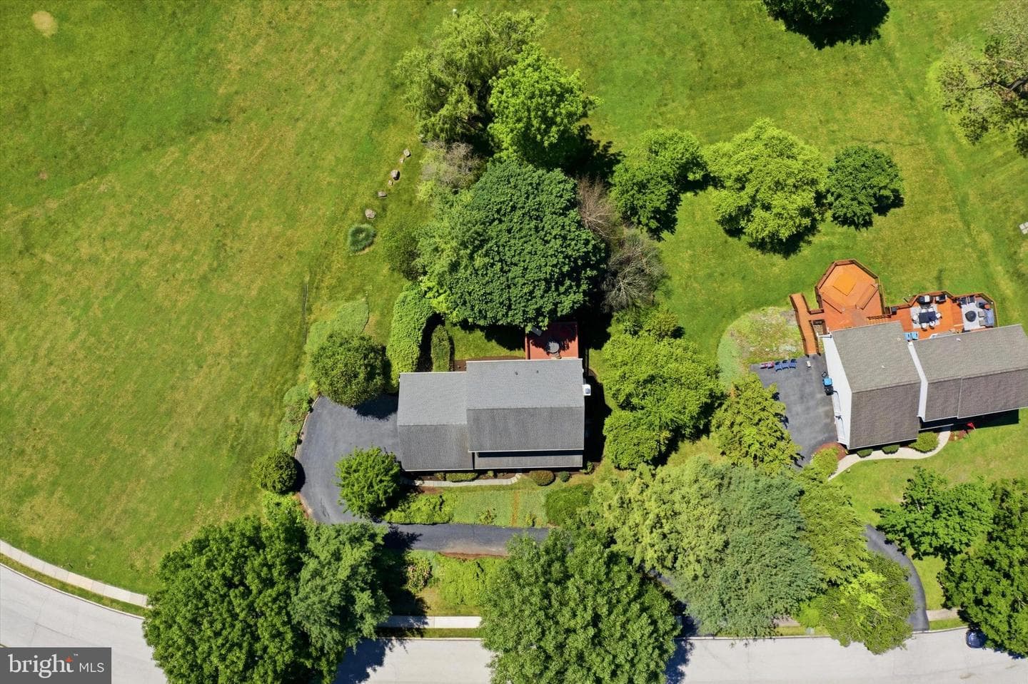 100 Noble Drive photo 34