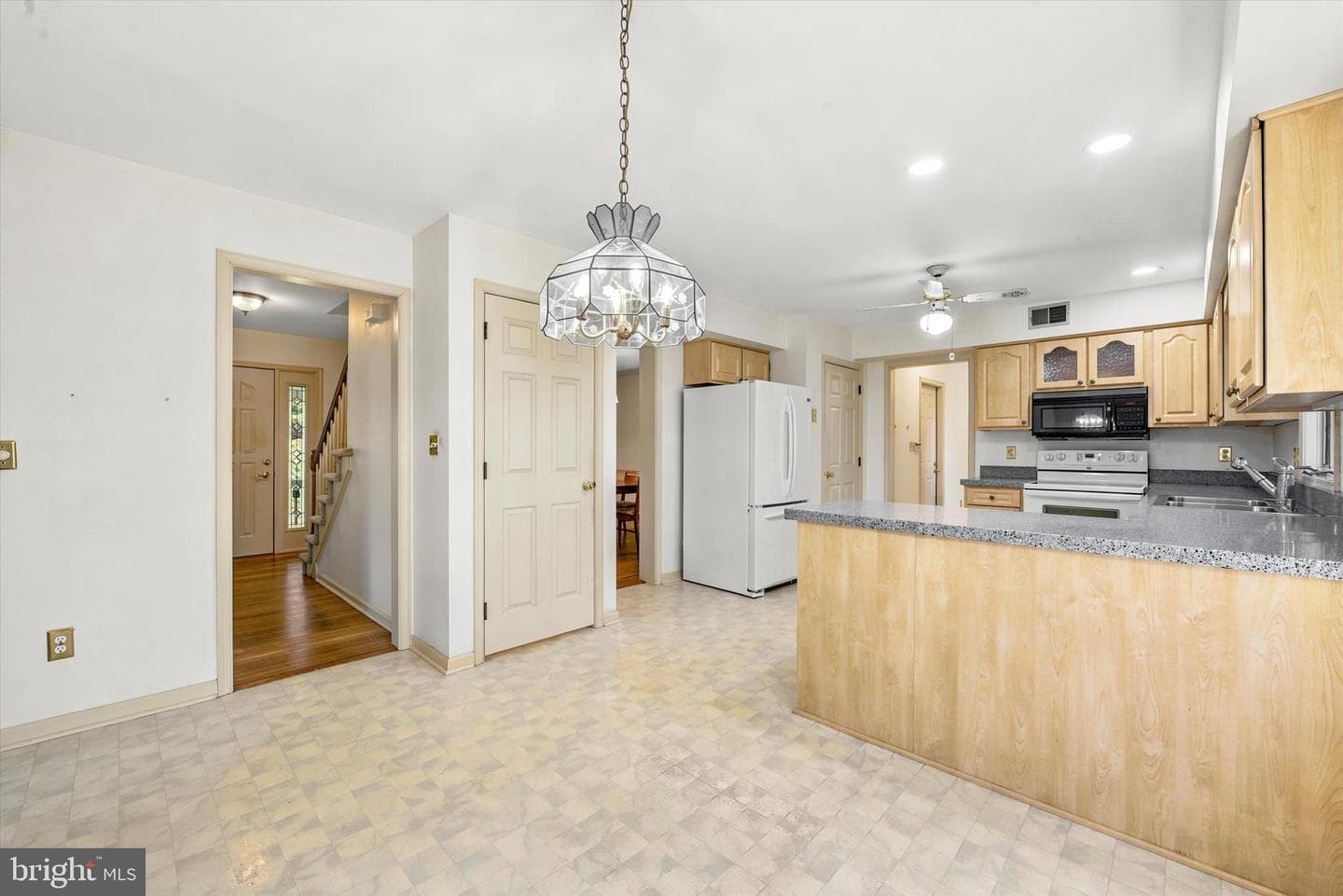 100 Noble Drive photo 6