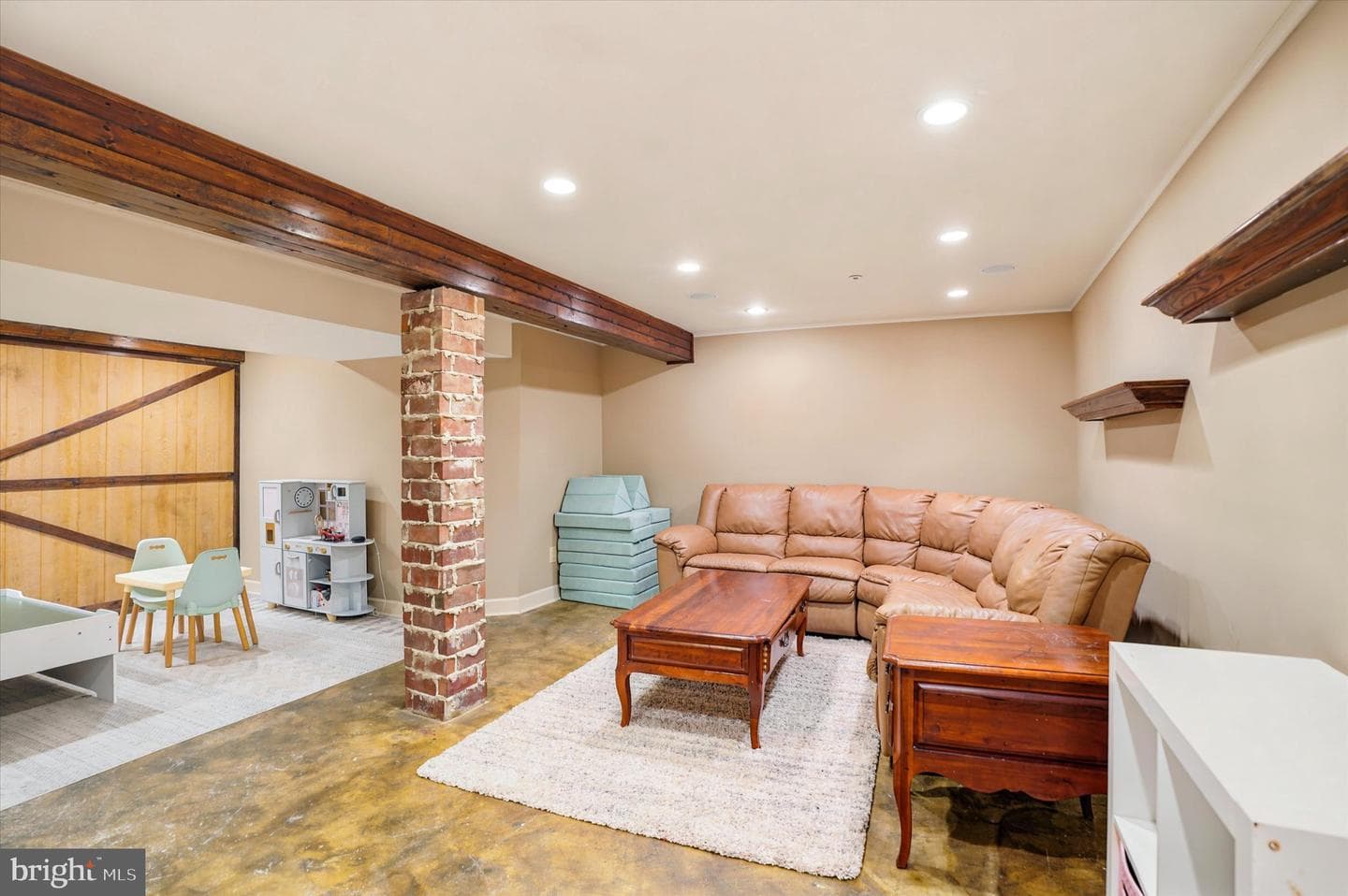 1604 E General Howe Drive photo 22