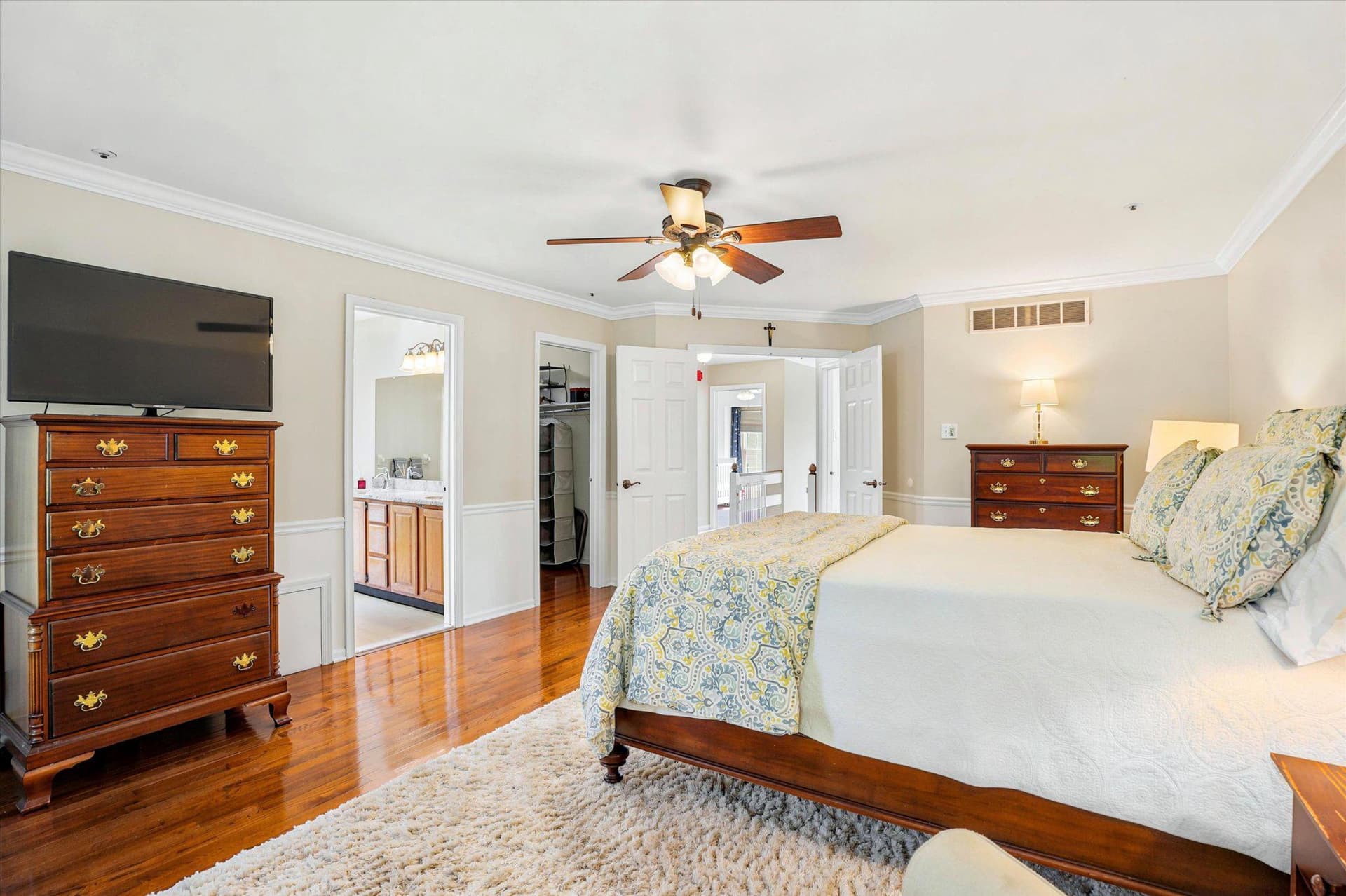 1604 E General Howe Drive photo 9