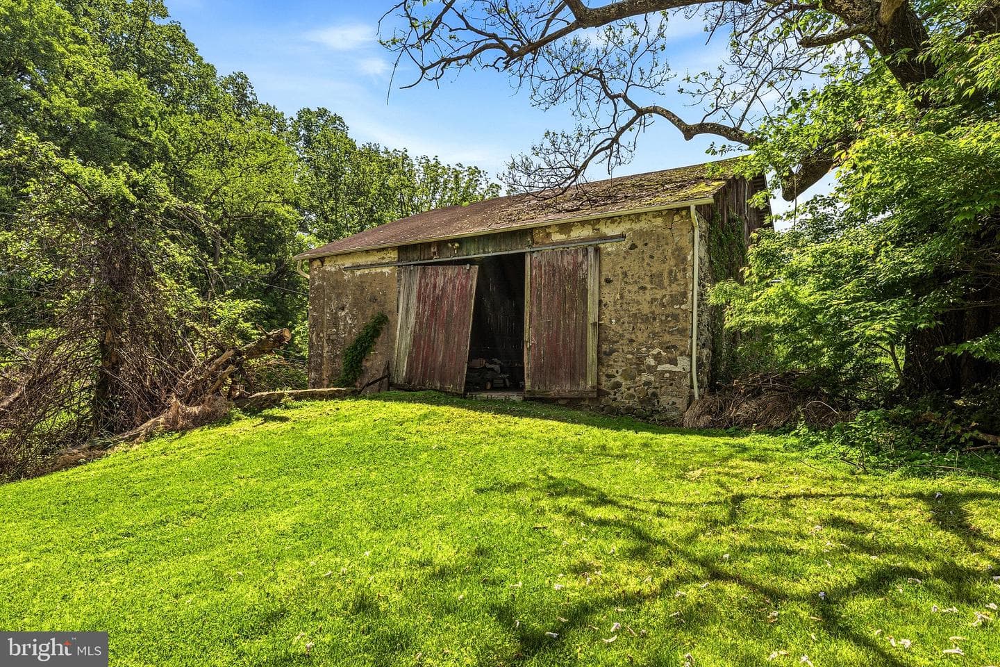 1383 Hickory Hill Road photo 3
