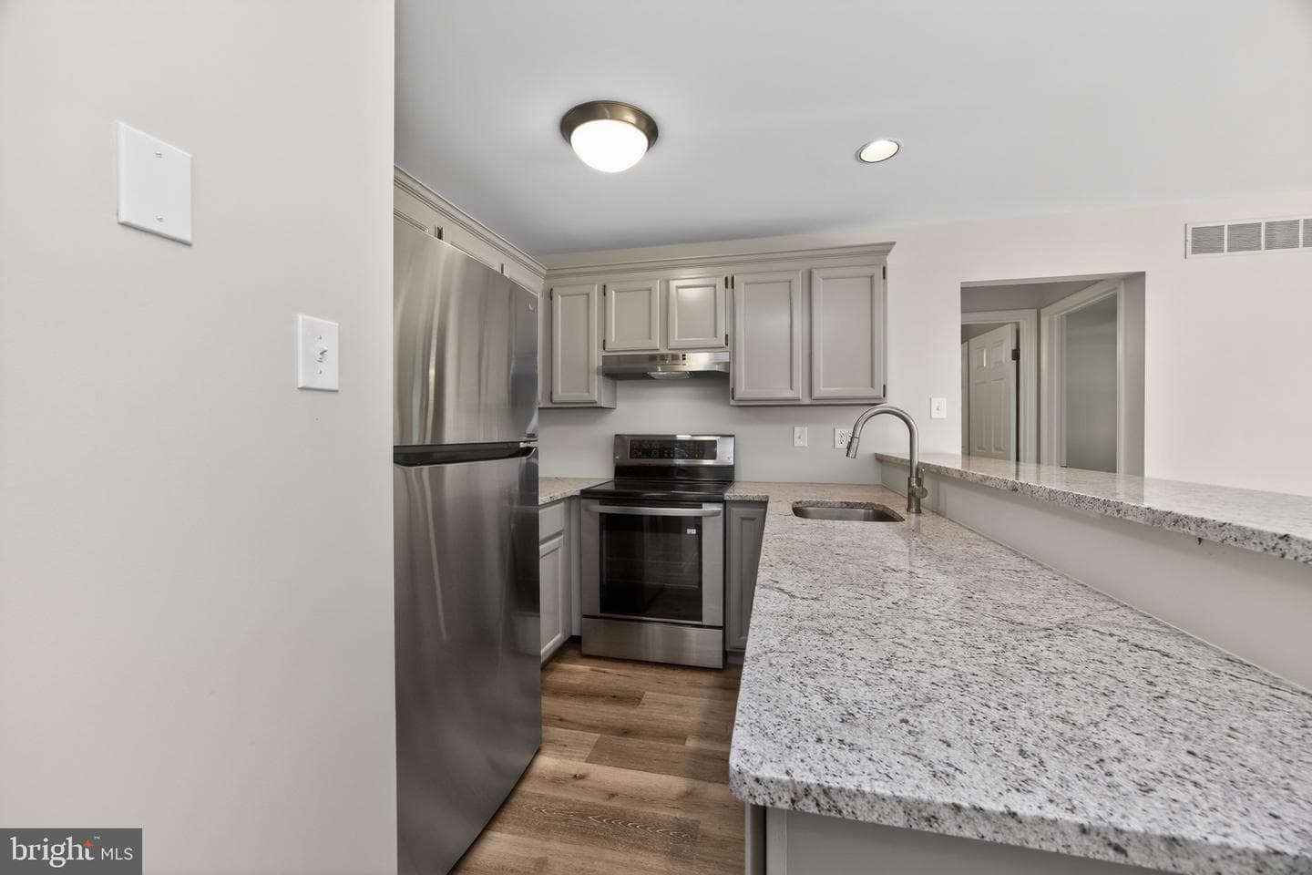 103 Fairfield Court photo 5