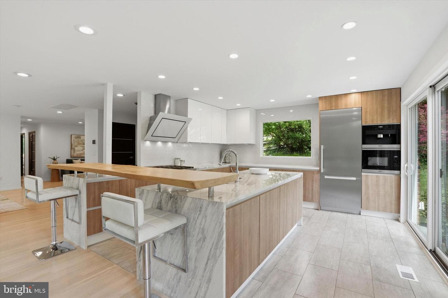 695 Knox Road photo 3