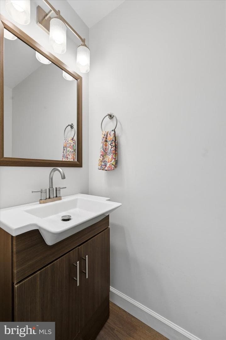 5 Chaddwyck Lane photo 30