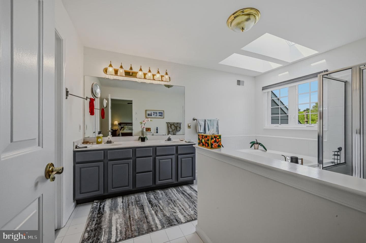 405 W Village Ln photo 15
