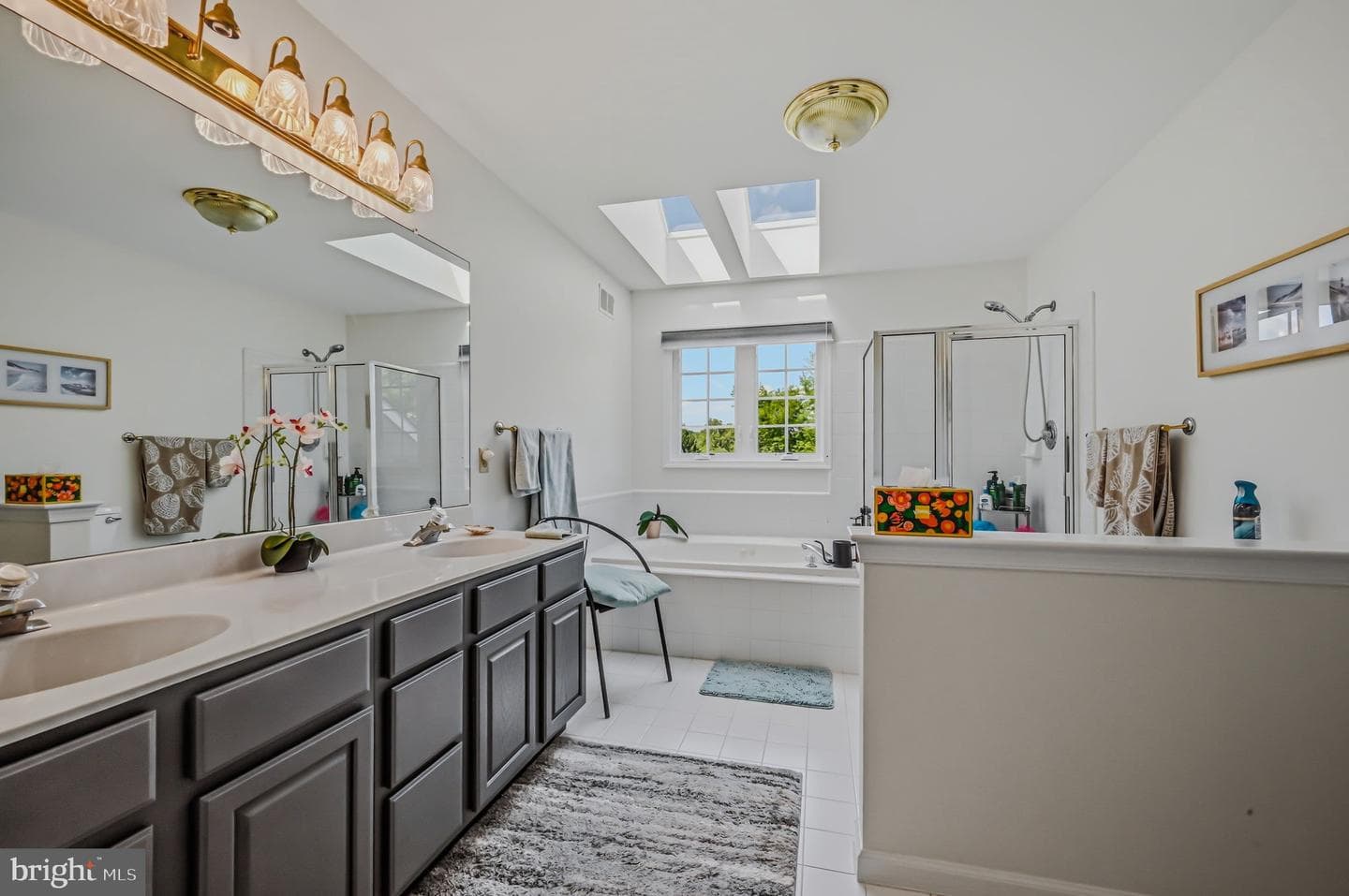 405 W Village Ln photo 16