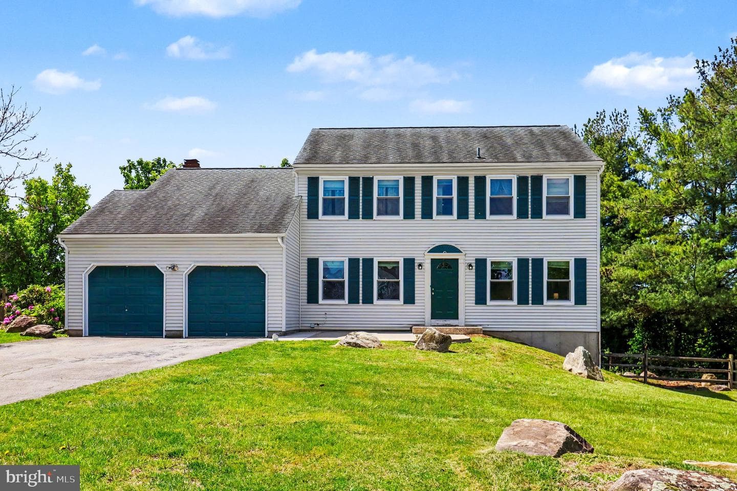 102 Heather Hill Drive photo 1