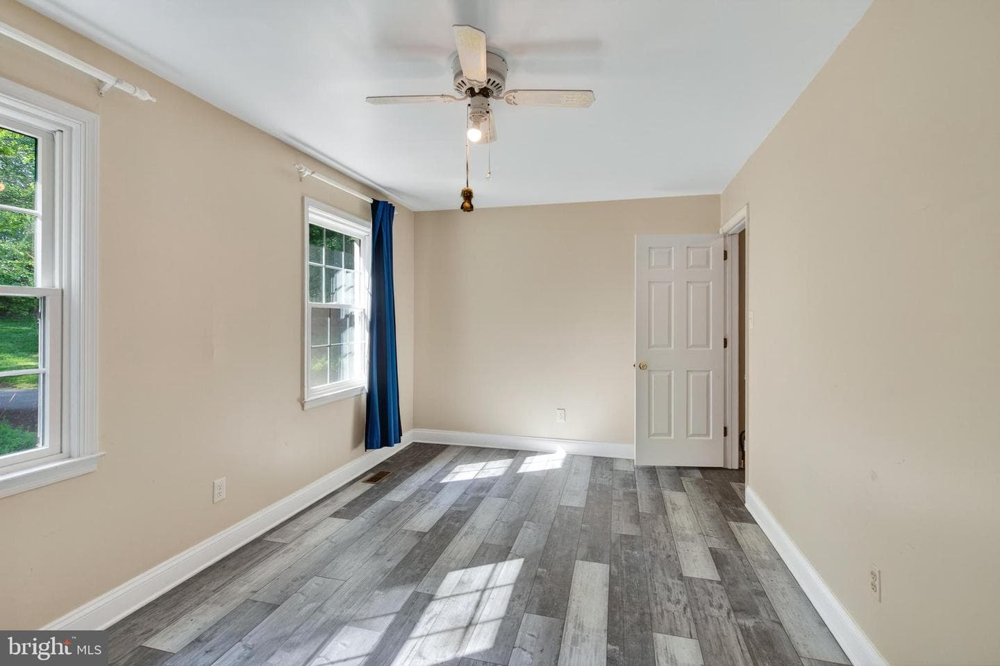 823 Nathan Hale Drive photo 44