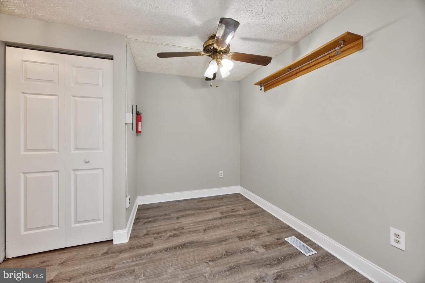 348 Barclay Street photo 11
