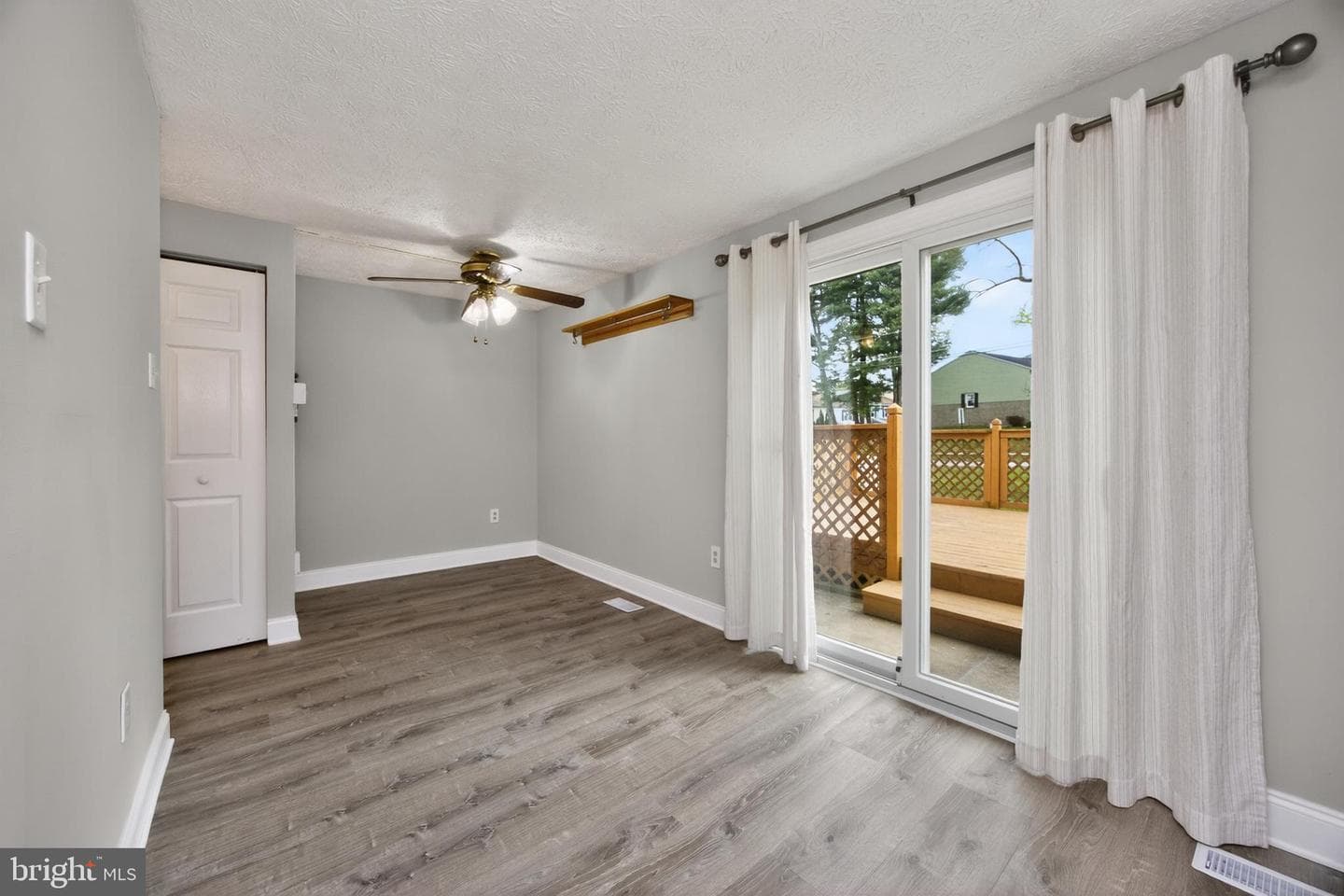 348 Barclay Street photo 12