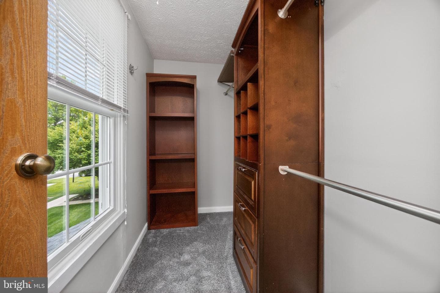 348 Barclay Street photo 15