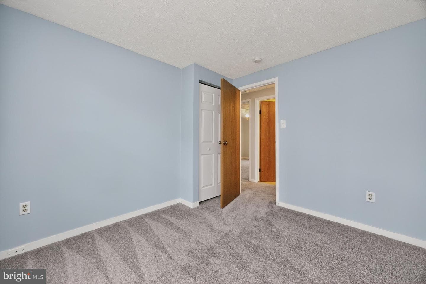348 Barclay Street photo 19