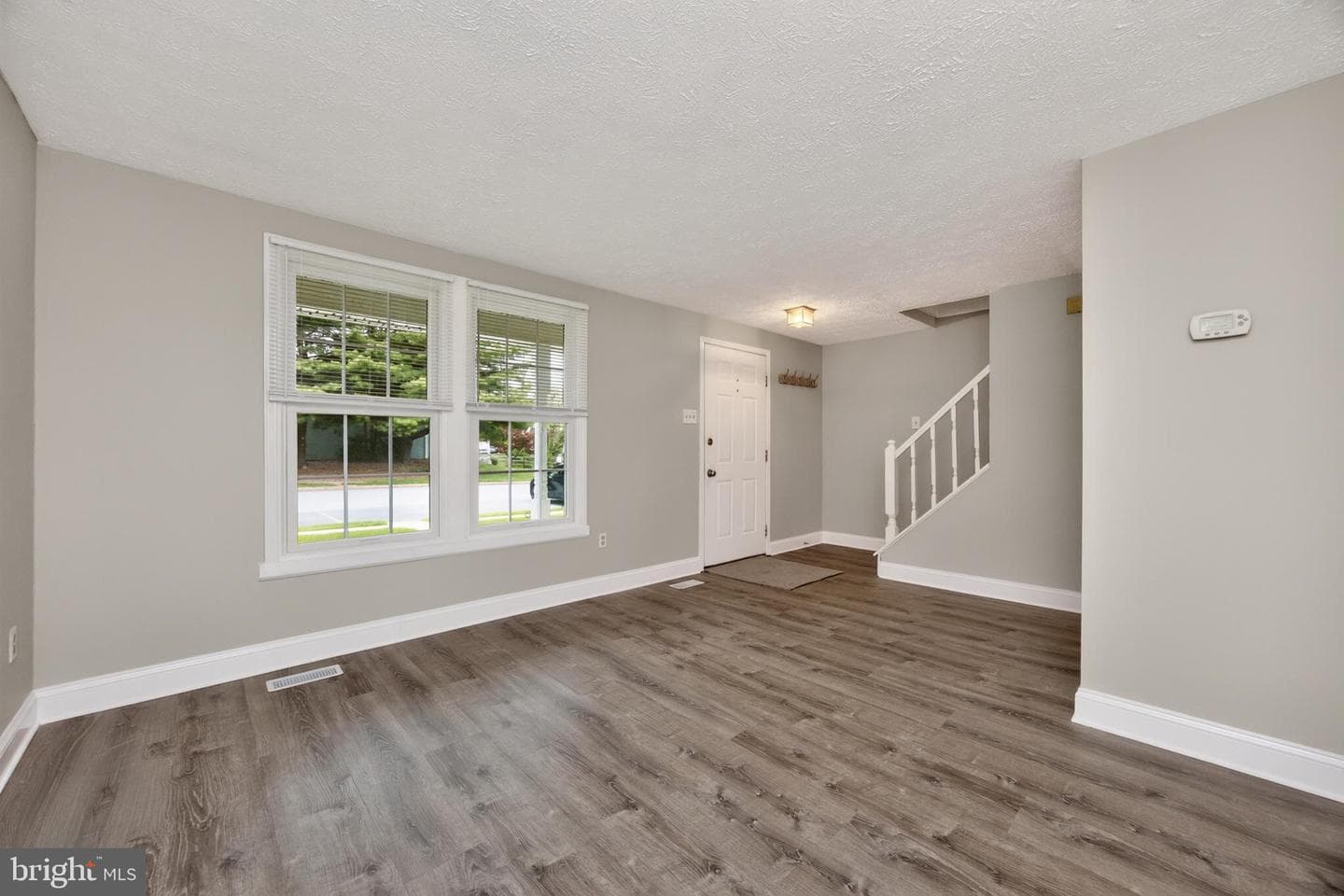 348 Barclay Street photo 5