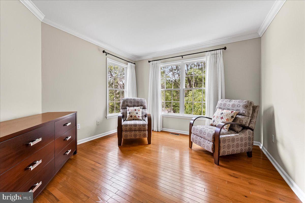 408 Brentford Road photo 21