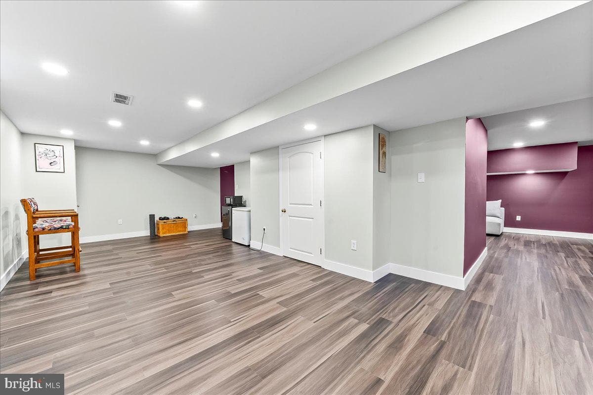 408 Brentford Road photo 34
