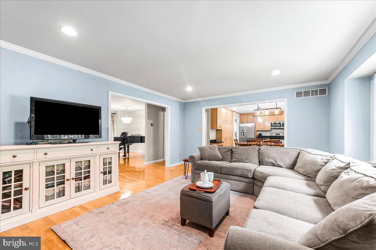 309 Baker Drive photo 4
