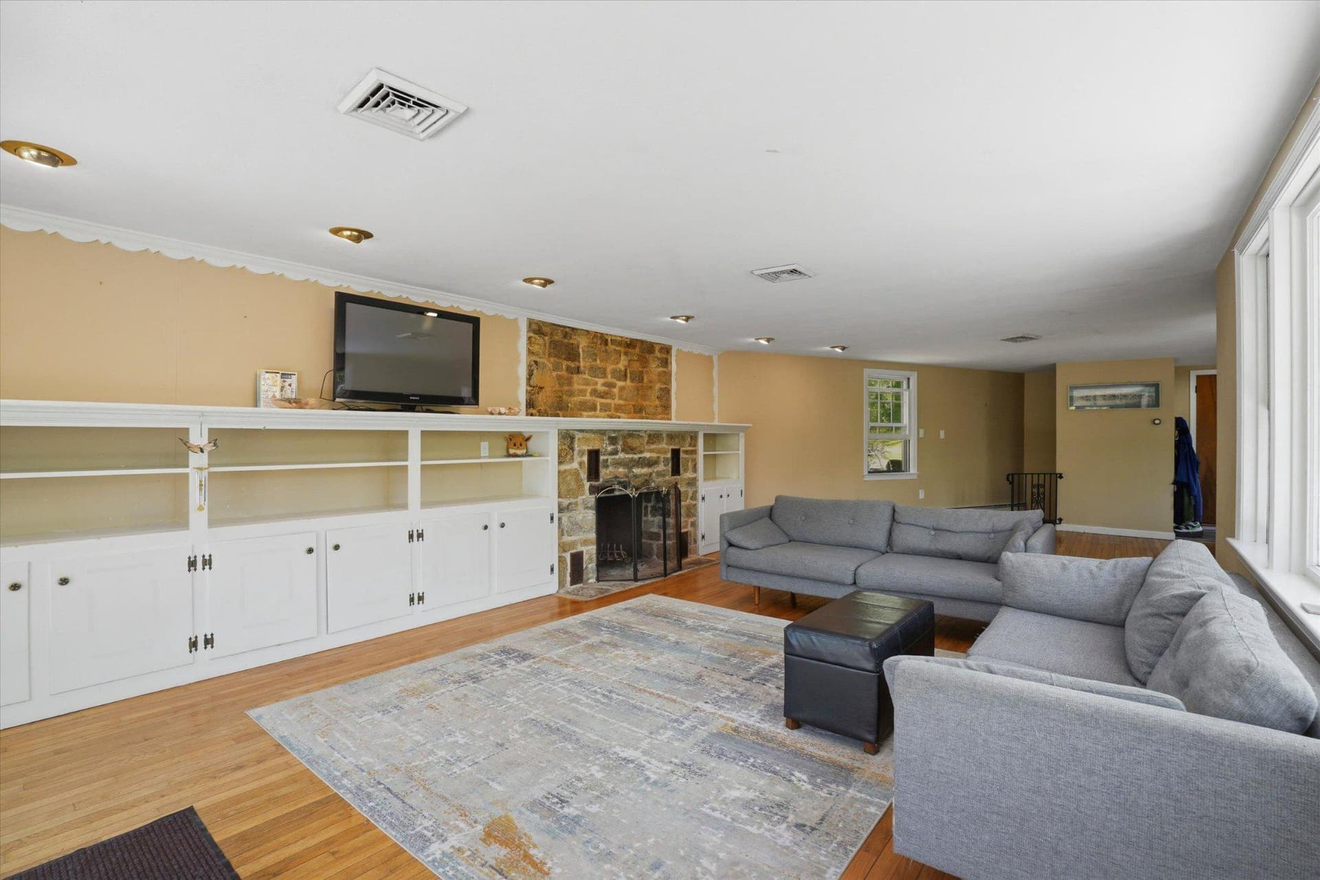 120 Farm Road photo 24