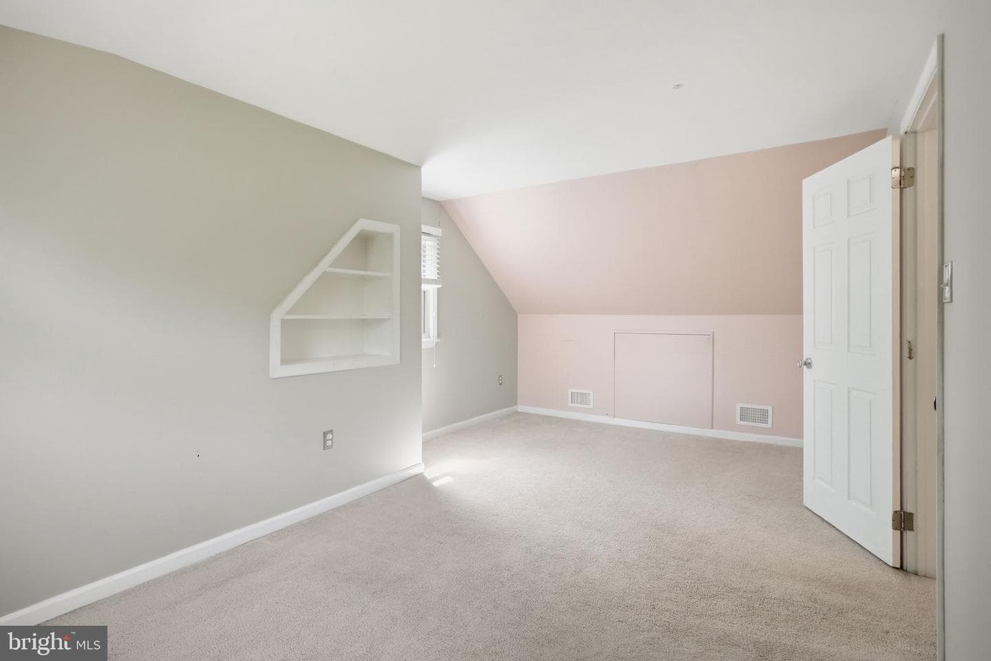 60 Roberts Circle photo 20