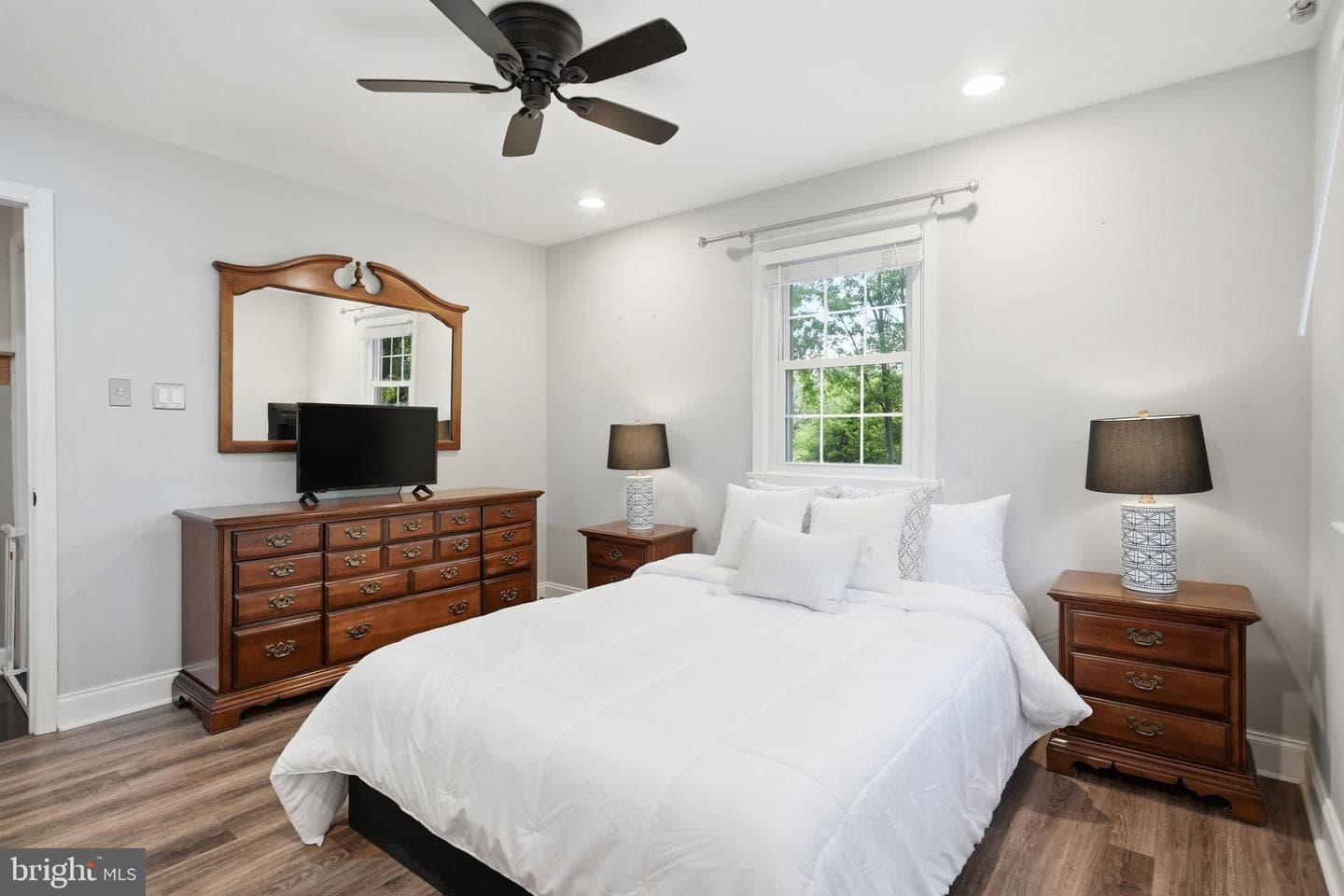 60 Roberts Circle photo 28