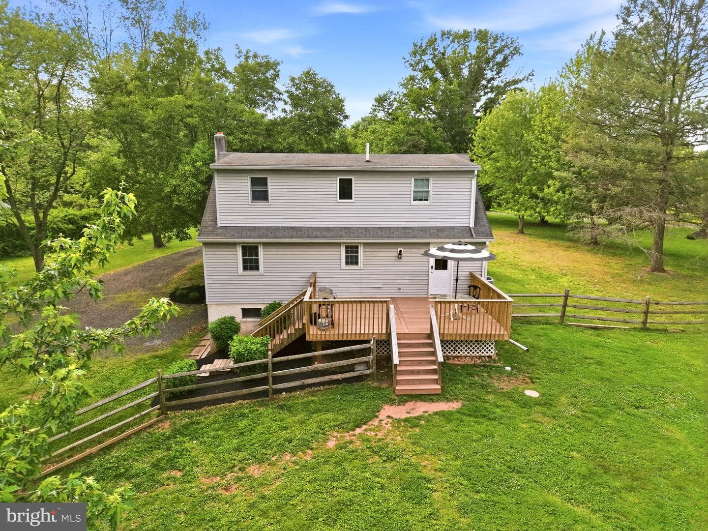 60 Roberts Circle photo 39