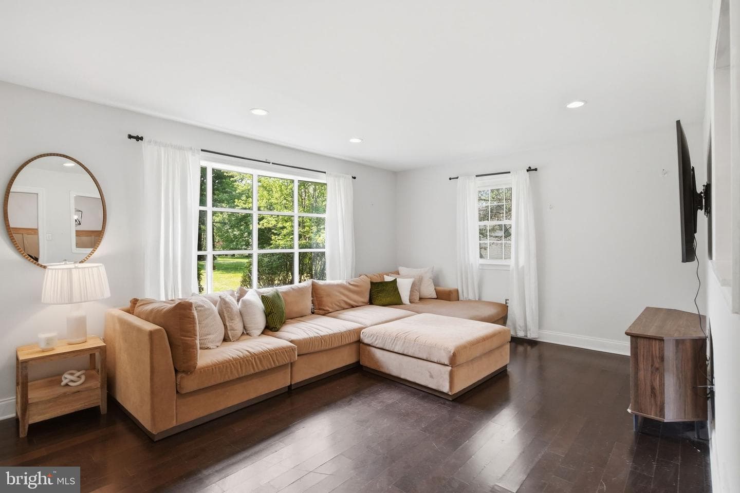 60 Roberts Circle photo 7