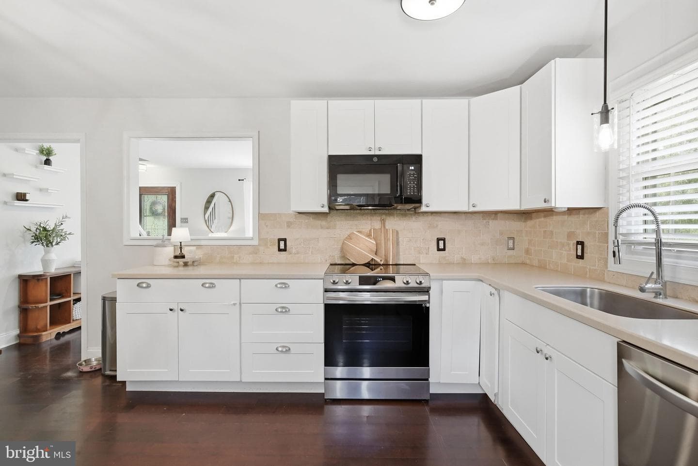 60 Roberts Circle photo 9