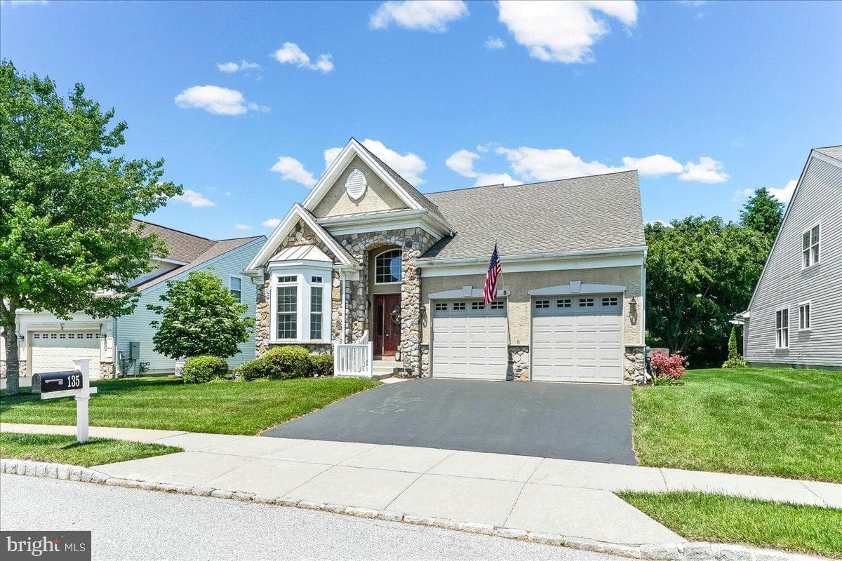 135 Reynolds Lane photo 3