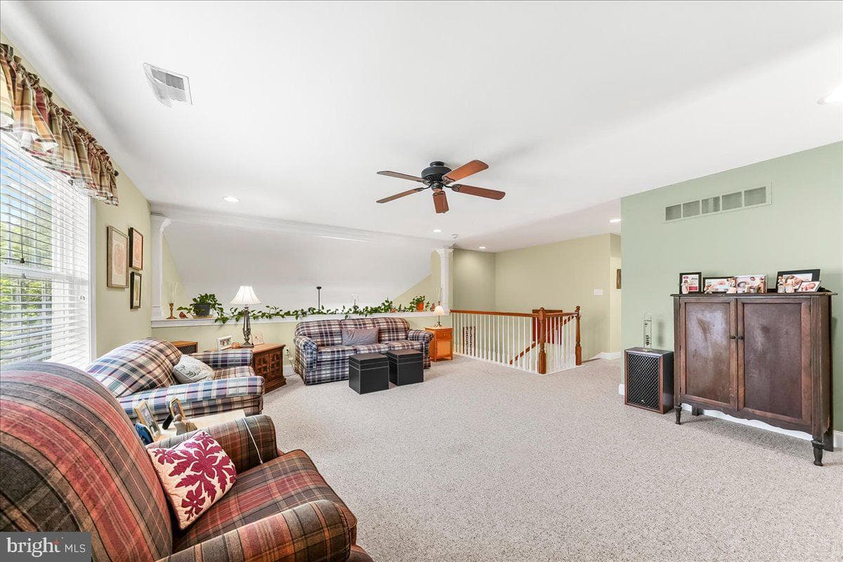 135 Reynolds Lane photo 30