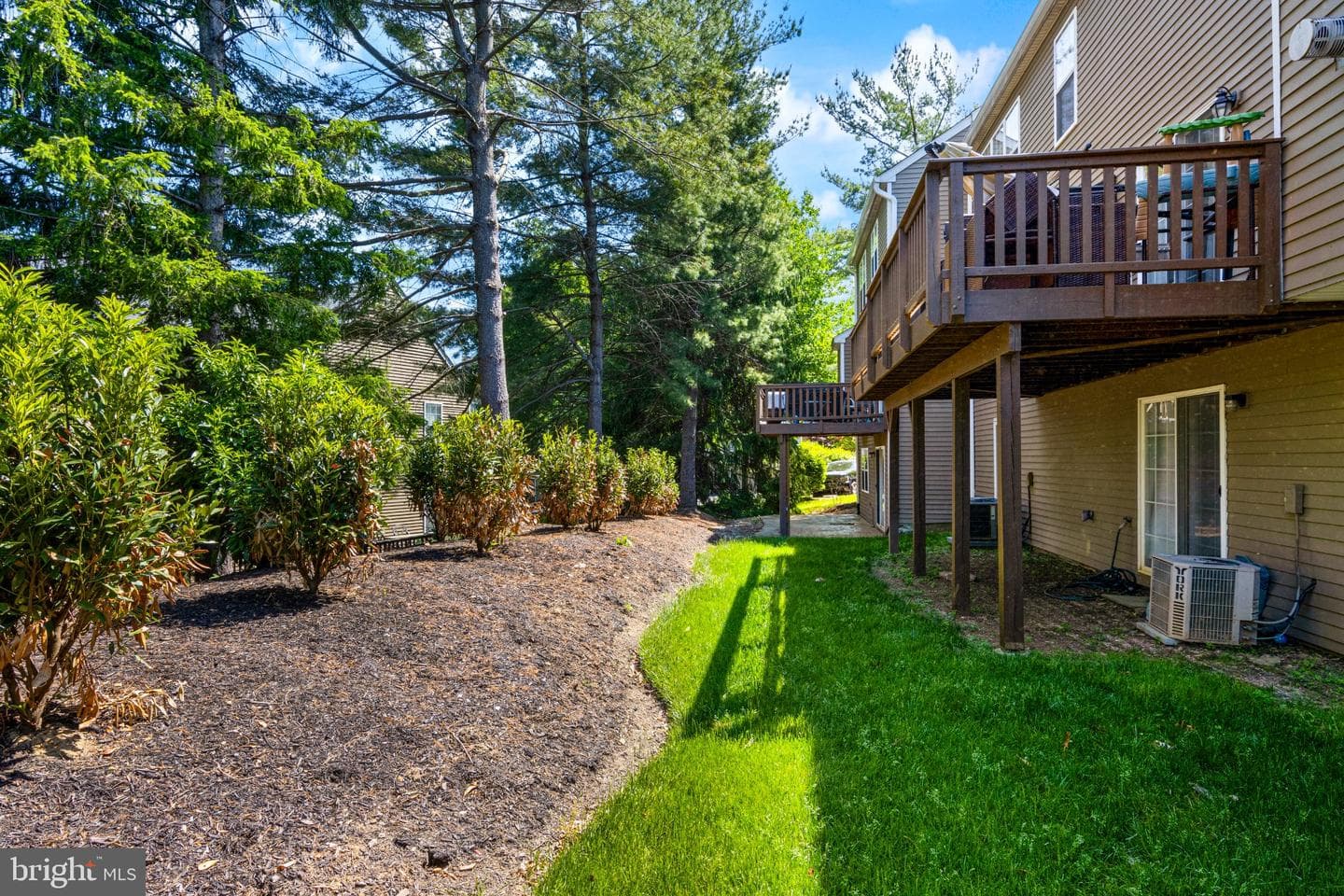 116 Weybridge Drive photo 28