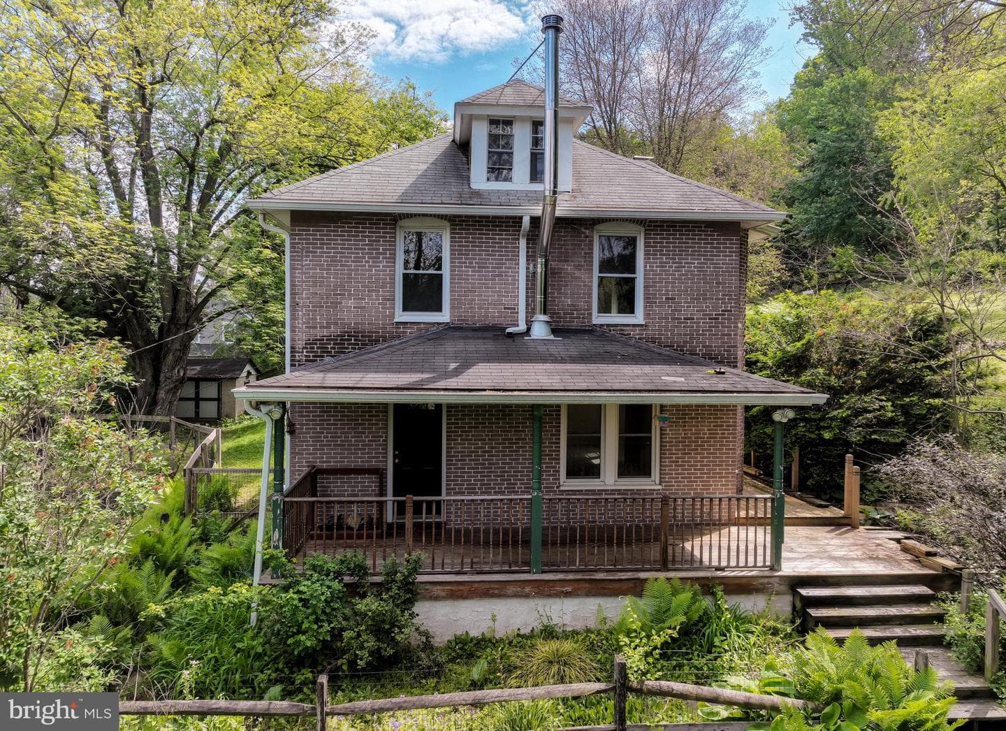 61 Bradley Avenue photo 1