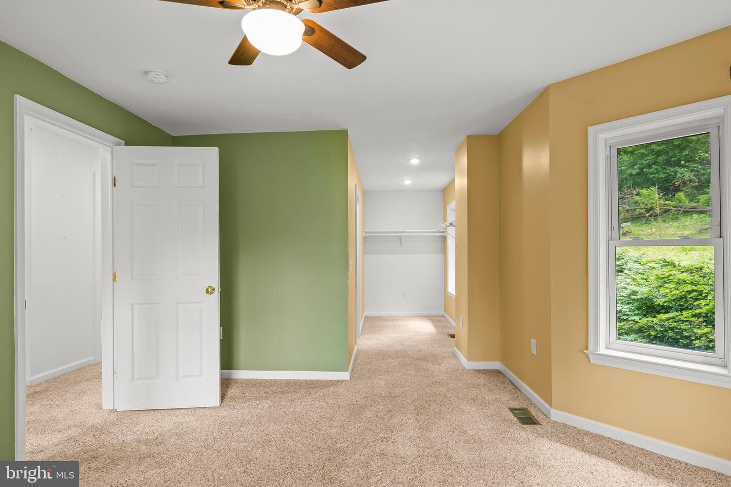 61 Bradley Avenue photo 18