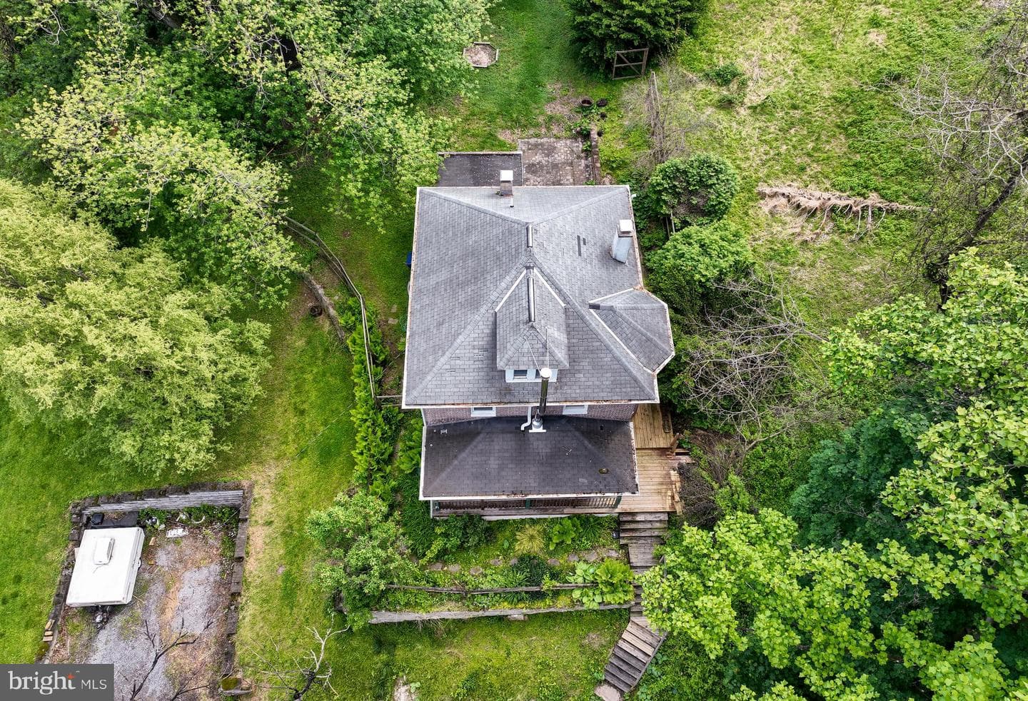 61 Bradley Avenue photo 36