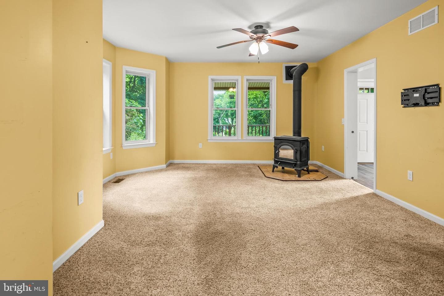 61 Bradley Avenue photo 7