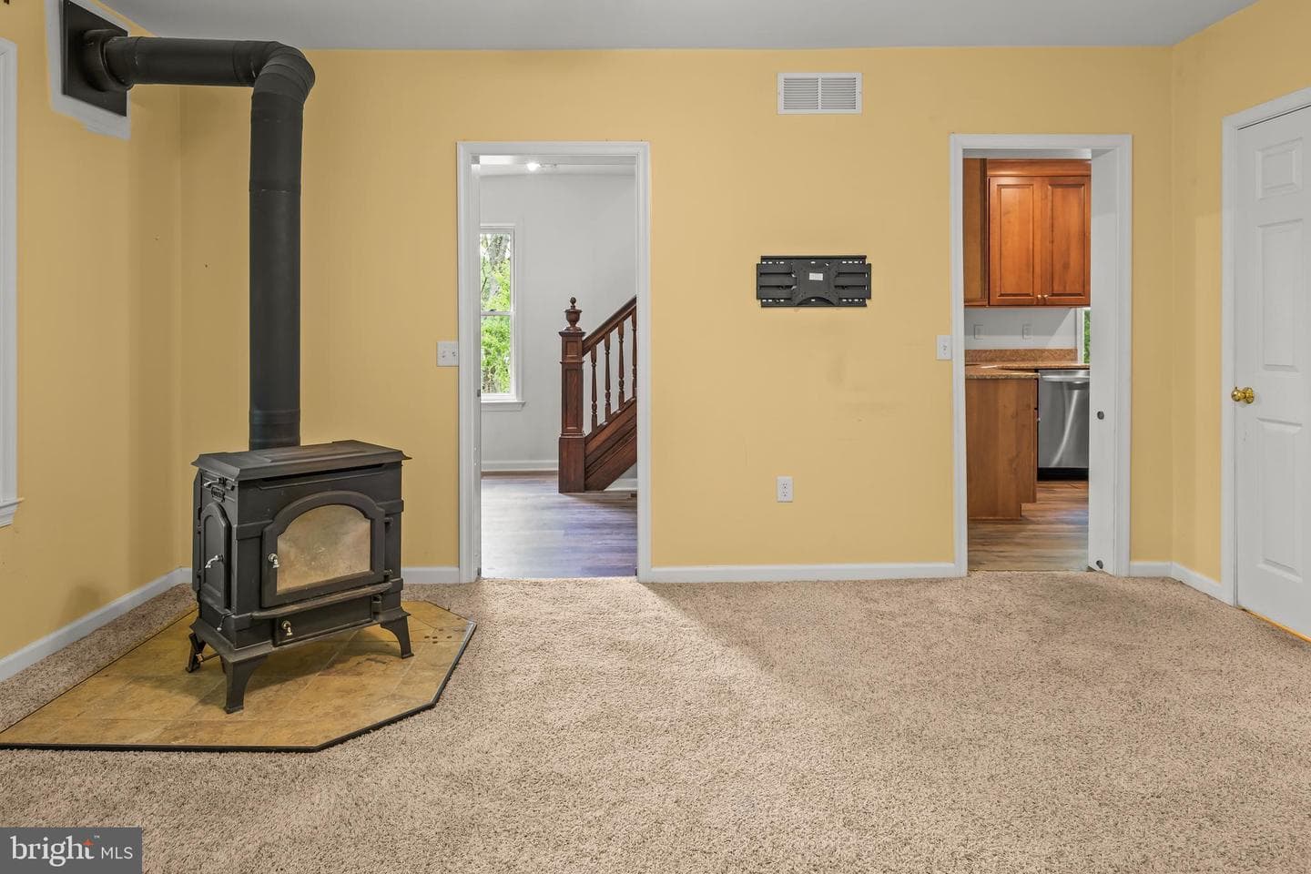 61 Bradley Avenue photo 8
