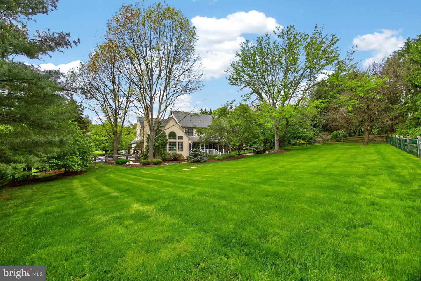 1198 Avonlea Circle photo 19