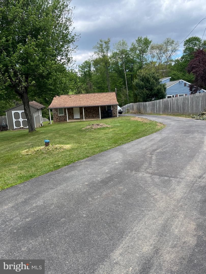 320 Oaklyn Road photo 2