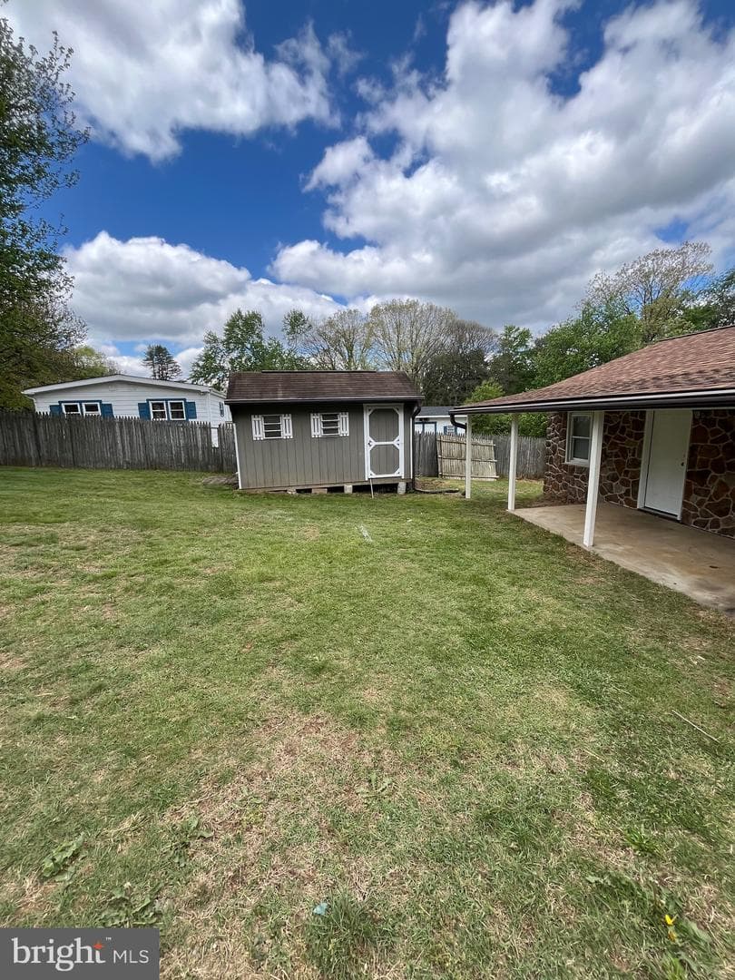 320 Oaklyn Road photo 4