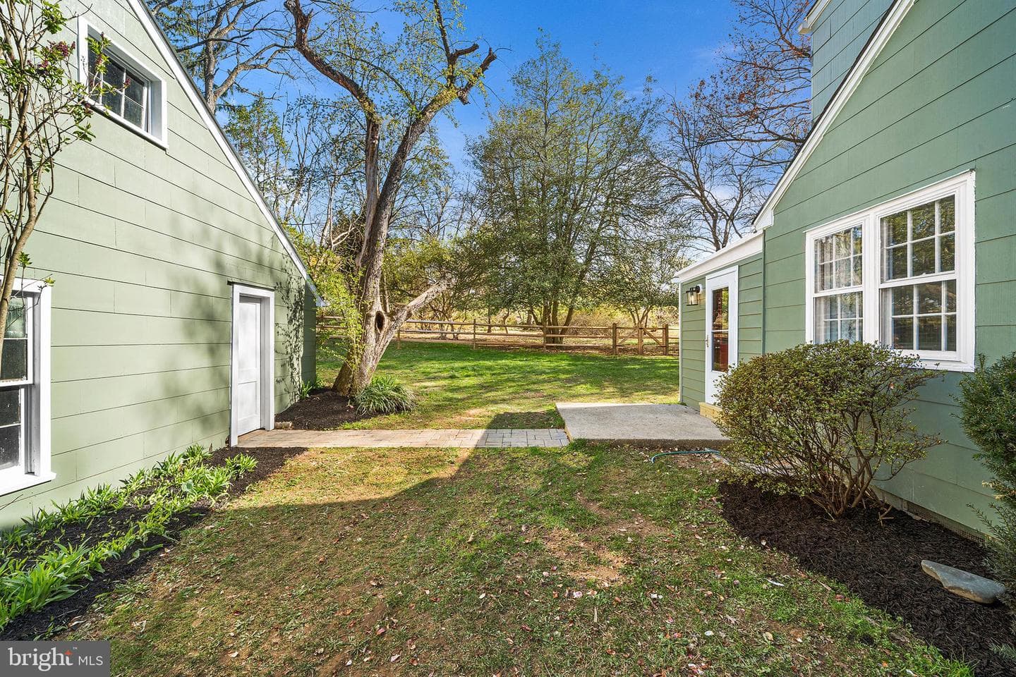 1240 E Strasburg Road photo 27