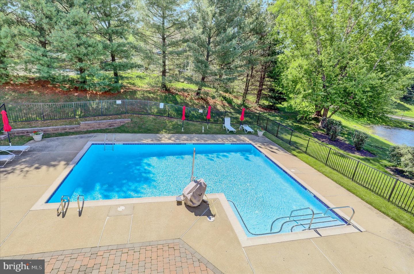 645 Martin Dr photo 52