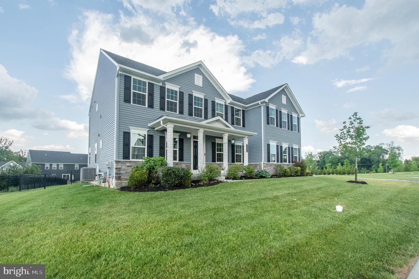 106 Cardinal Court photo 3