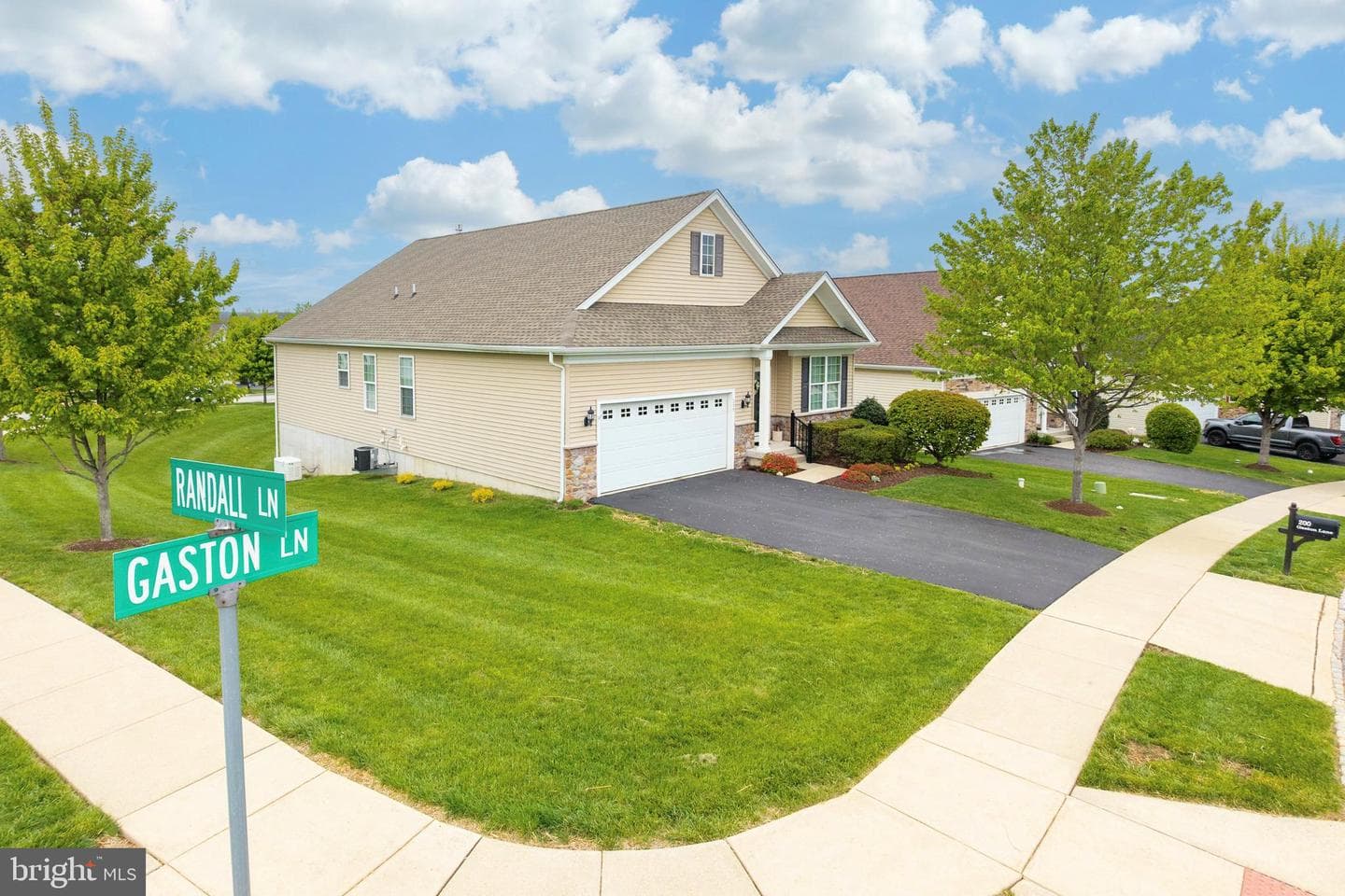 200 Gaston Lane photo 1